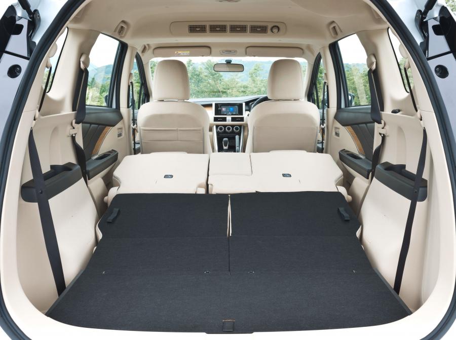 Багажник Mitsubishi Xpander 2017 года  (фото 13 из 30)